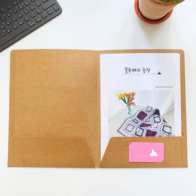 Kraft Two Pocket Folders